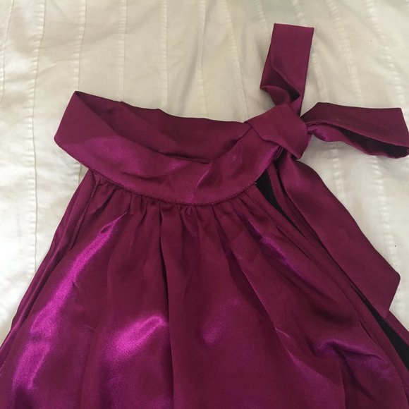 Satin dress with belt - Picture 4 of 7